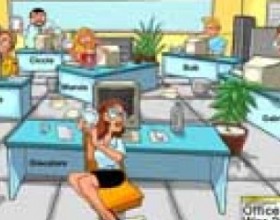 Office war 2002 - Пока босса нет в офисе, вы с коллегами перекидываетесь шариками из бумаги так, чтобы не заметил босс, проходящий время от времени за окном. Вы можете попасть в коллегу только тогда, когда он высовывается, чтобы кинуть свой шарик.